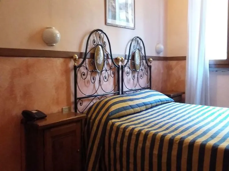 Hotel Monica Florens