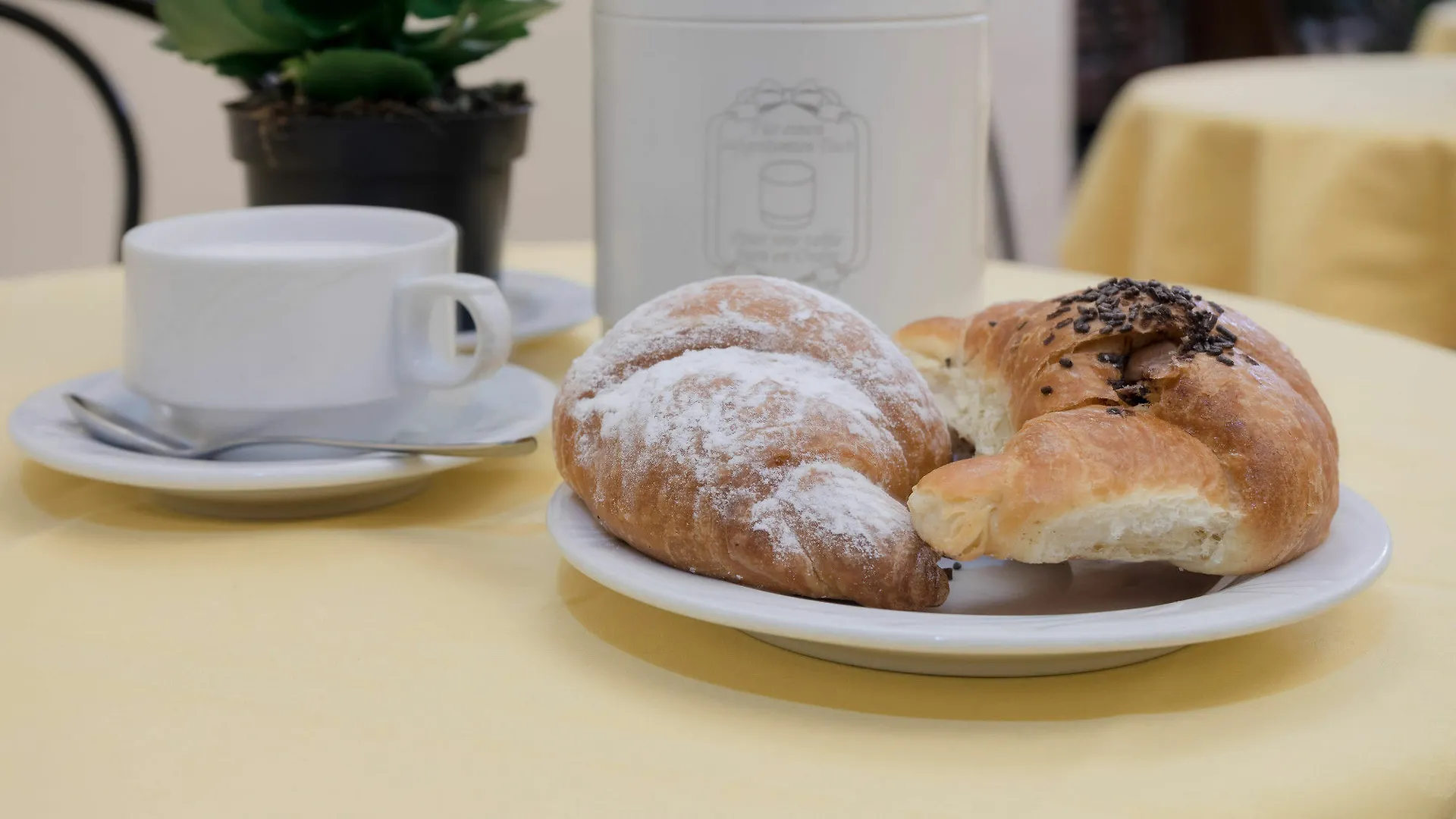 Hotel Monica Florens 2*,  Italien