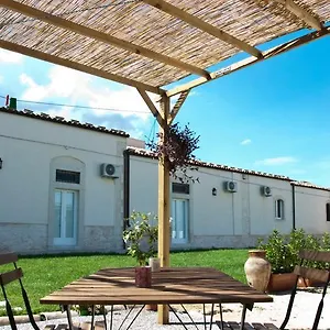 https://giardini-acantus.sicilyhotelsitaly.net