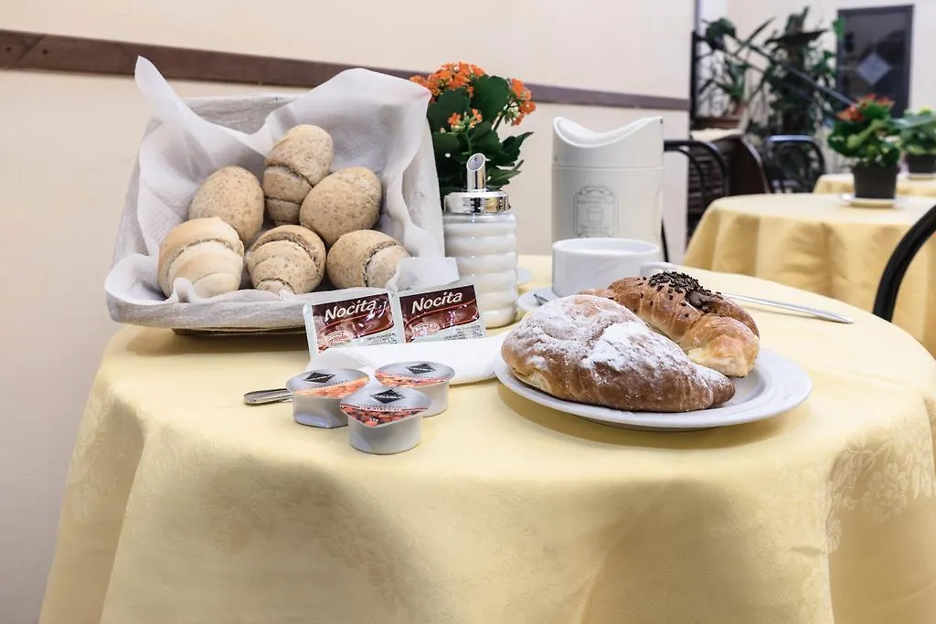 פירנצה Hotel Monica